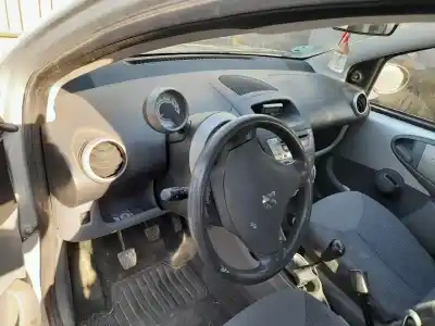 Veículo de Sucata peugeot 107 básico do ano 2007 alimentado 1kr