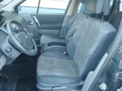 Scrapping Vehicle renault grand scenic jmj4 of the year 2005 powered f9q e8