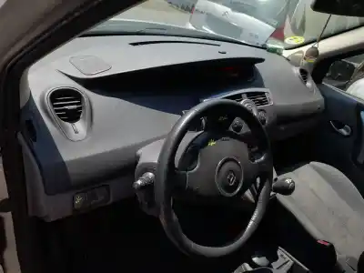 Scrapping Vehicle renault grand scenic jmj4 of the year 2007 powered f9q e8