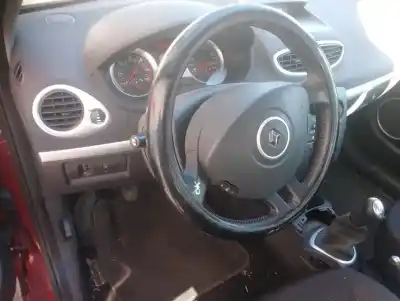 Veículo de Sucata renault clio iii confort dynamique do ano 2006 alimentado k9k714