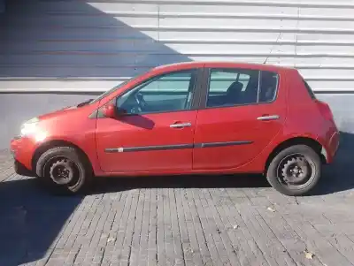 Veículo de Sucata renault clio iii confort dynamique do ano 2006 alimentado k9k714