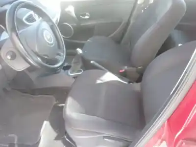 Veículo de Sucata renault clio iii confort dynamique do ano 2006 alimentado k9k714