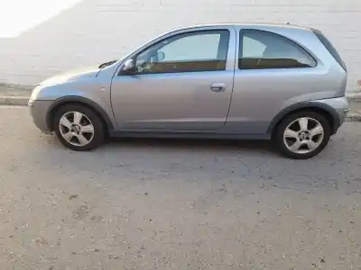 Veicolo di demolizione opel corsa c blue line dell'anno 2004 alimentato z12xe