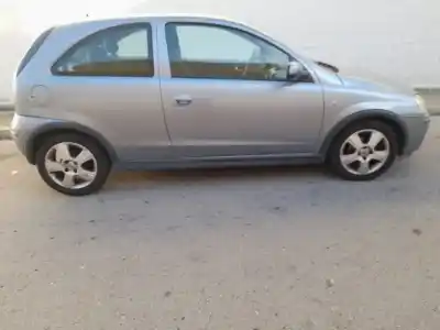 Veicolo di demolizione opel corsa c blue line dell'anno 2004 alimentato z12xe