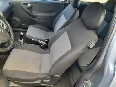 Veicolo di demolizione opel corsa c blue line dell'anno 2004 alimentato z12xe