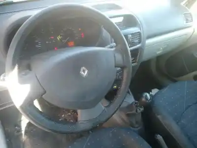 Здавання транспортного засобу renault clio ii fase ii (b/cb0) authentique року 2003 потужний d7f726