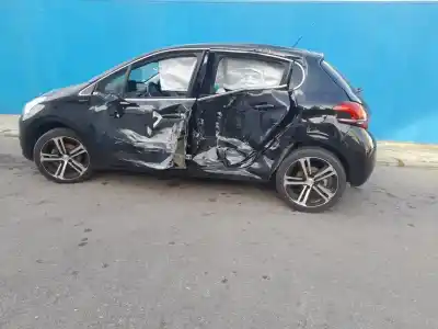 Véhicule à la ferraille peugeot 208 allure de l'année 2017 alimenté bh02