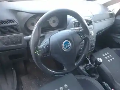 Veículo de Sucata fiat grande punto (199_) 1.9 d multijet do ano 2006 alimentado 199a5000