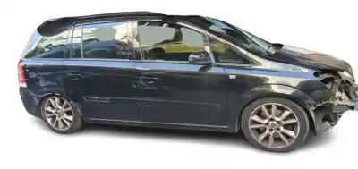 Véhicule à la ferraille opel zafira b cosmo de l'année 2009 alimenté z19dt