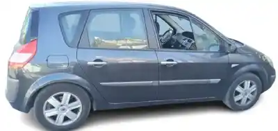 Scrapping Vehicle renault scénic ii (jm0/1_) 1.9 dci (jm0g, jm12, jm1g, jm2c) of the year 2004 powered f9q d8