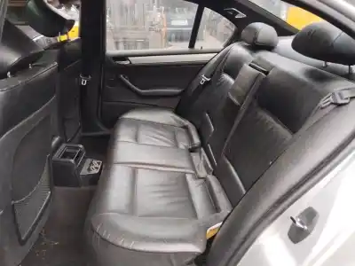 Sloopvoertuig bmw 3 (e46) 330 i van het jaar 2001 aangedreven m54 b30 (306s3)