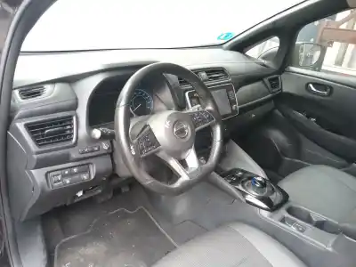 Sloopvoertuig nissan leaf (ze1) electric van het jaar 2021 aangedreven em57