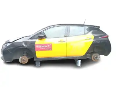 Sloopvoertuig nissan leaf (ze1) electric van het jaar 2021 aangedreven em57