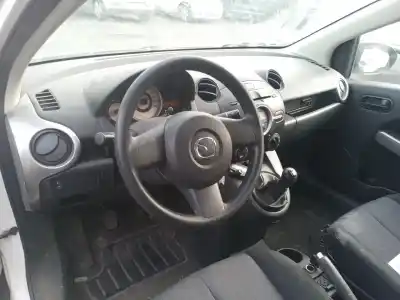 Veículo de Sucata mazda 2 (de_, dh_) 1.3 (de3fs) do ano 2009 alimentado zj46