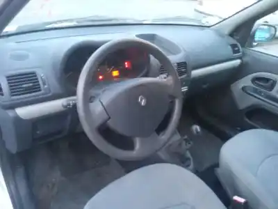 Sloopvoertuig renault clio ii (bb_, cb_) 1.2 lpg (bb0a, cb0a) van het jaar 1999 aangedreven d7f