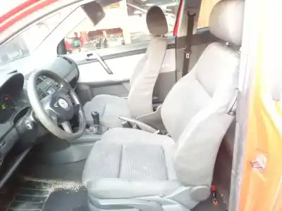 Veicolo di demolizione volkswagen polo (9n_, 9a_) 1.4 16v dell'anno 2002 alimentato aua