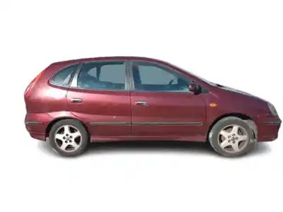 Veículo de Sucata nissan almera tino (v10) 1.8 do ano 2002 alimentado qg18de