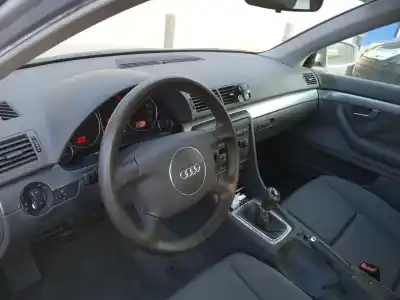 Здавання транспортного засобу audi a4 b6 (8e2) 1.8 t року 2001 потужний avj