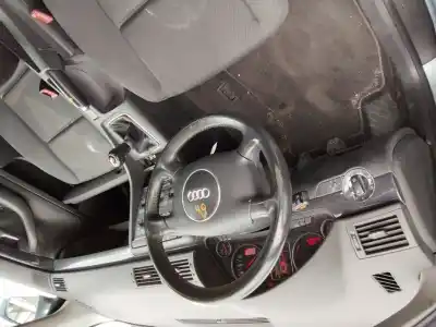 Здавання транспортного засобу audi a4 b6 (8e2) 1.8 t року 2001 потужний avj