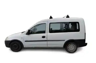Veículo de Sucata opel combo tour 1.7 di 16v do ano 2003 alimentado y 17 dtl