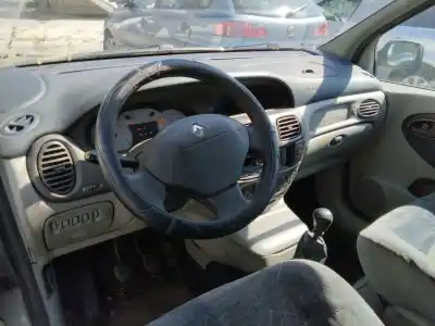 Véhicule à la ferraille renault                                            scénic i monospace (ja0/1_, fa0_)                                                                                                                                                                                                                          2.0 16v (ja1b, ja1d, ja0c) de l'année 2000 alimenté f4rc7