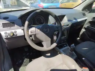 Scrapping Vehicle opel astra h (a04) 1.7 cdti (l48) of the year 2004 powered z 17 dth