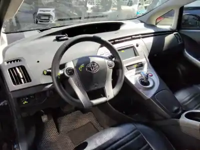 Здавання транспортного засобу toyota prius (_w3_) 1.8 hybrid (zvw3_) року 2015 потужний 2zr