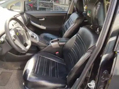 Здавання транспортного засобу toyota prius (_w3_) 1.8 hybrid (zvw3_) року 2015 потужний 2zr