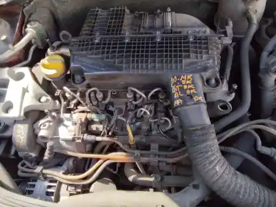 Veículo de Sucata RENAULT CLIO II (BB_, CB_)  do ano 2004 alimentado 