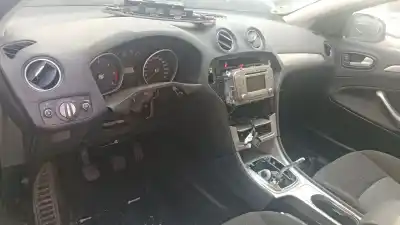 Veículo de Sucata ford mondeo iv sedán (ba7) 2.0 tdci do ano 2010 alimentado qxba,qxbb,ufba,ufbb