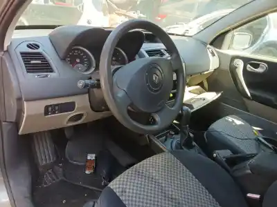 Scrapping Vehicle renault megane ii (bm0/1_, cm0/1_) 1.6 16v (bm0c, cm0c) of the year 2004 powered k4m t7