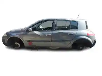 Scrapping Vehicle renault megane ii (bm0/1_, cm0/1_) 1.6 16v (bm0c, cm0c) of the year 2004 powered k4m t7