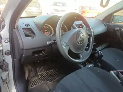 Здавання транспортного засобу renault megane ii ranchera familiar (km0/1_) 1.6 року 2003 потужний k4m t7