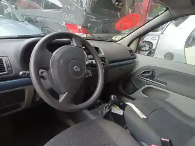 Veículo de Sucata renault clio ii (bb_, cb_) 1.2 16v (bb05, bb0w, bb11, bb27, bb2t, bb2u, bb2v, cb05,... do ano 2004 alimentado d4f b7