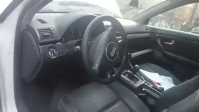 Veicolo di demolizione AUDI A4 B6 (8E2) 2.0 dell'anno 2001 alimentato AWX