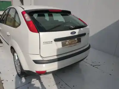 Veículo de Sucata ford focus berlina (cap) ambiente (d) do ano 2001 alimentado 