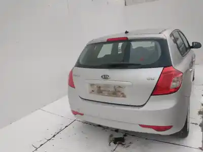 Scrapping Vehicle kia cee'd fastback (ed) 1.6 crdi 115 of the year 2001 powered d4fb