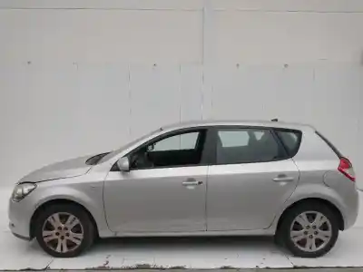 Scrapping Vehicle kia cee'd fastback (ed) 1.6 crdi 115 of the year 2001 powered d4fb