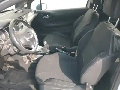 Veículo de Sucata citroen ds3 design do ano 2001 alimentado hmz/hm01