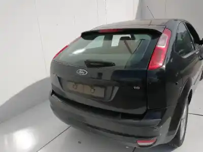 Veículo de Sucata ford focus berlina (cap) ambiente (d) do ano 2001 alimentado hxda