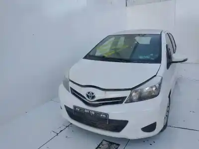 Veicolo di demolizione toyota yaris active dell'anno 2001 alimentato 1ndtv