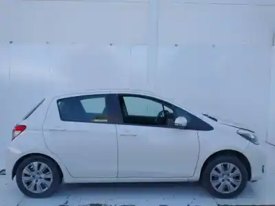 Veicolo di demolizione toyota yaris active dell'anno 2001 alimentato 1ndtv