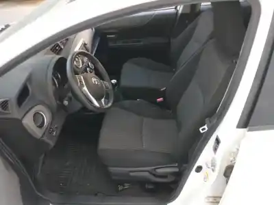 Veicolo di demolizione toyota yaris active dell'anno 2001 alimentato 1ndtv