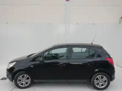 Здавання транспортного засобу OPEL CORSA D Color Edition року 2001 потужний A14XER