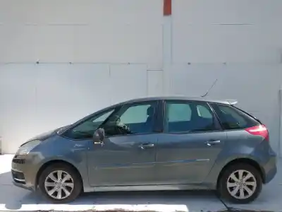 Veículo de Sucata citroen c4 picasso exclusive do ano 2001 alimentado rhj