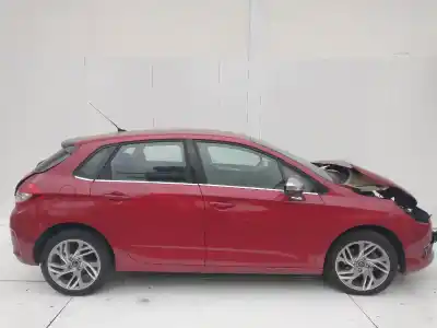 Vehicul casat citroen c4 lim. exclusive al anului 2001 alimentat 9hd 9h05