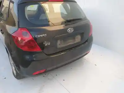 Scrapping Vehicle kia cee'd fastback (ed) 1.6 crdi 90 of the year 2001 powered d4fb