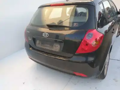 Scrapping Vehicle kia cee'd fastback (ed) 1.6 crdi 90 of the year 2001 powered d4fb