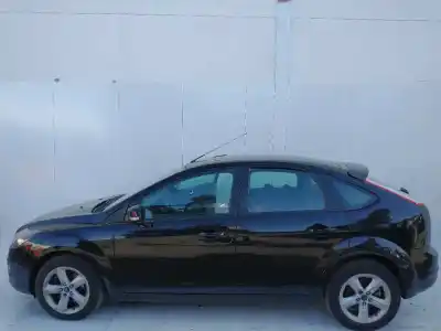 Veículo de Sucata FORD FOCUS BERLINA (CAP) Ghia do ano 2001 alimentado G6DB