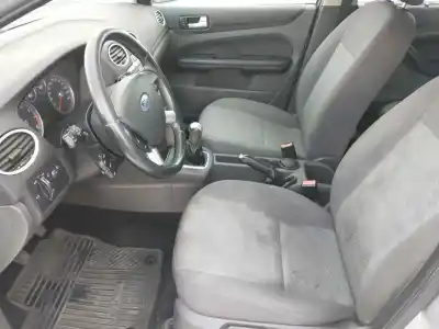 Veículo de Sucata ford focus berlina (cap) ambiente (d) do ano 2001 alimentado hwda